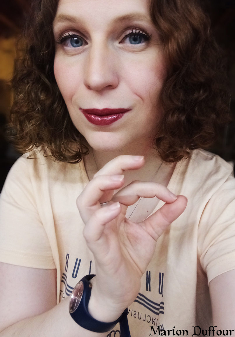 Cette femme me ressemble un petit peu