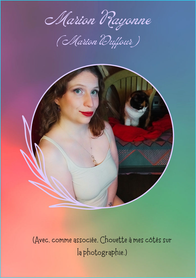 Portrait de Marion Duffour avec sa chatte Chouette